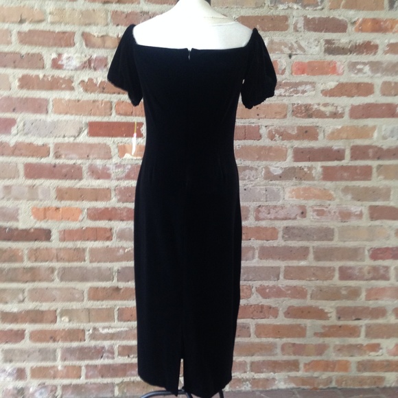 Black Velvet Off-Shoulder Midi Dress Medium / 8 - Picture 5 of 8